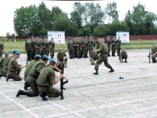 demonstration performances of the airborne forces of the city of tula 06/18/2011